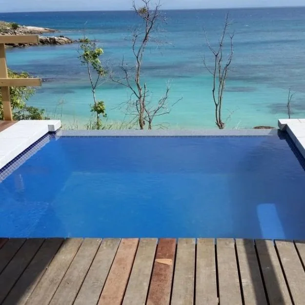 Reef 4m - dark blue pool colour